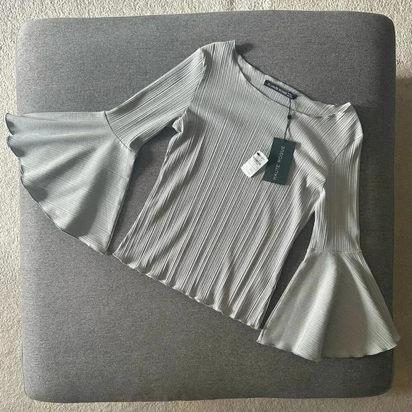 Haute Rogue Gray Bell Sleeve Blouse Top Large NWT - Picture 1 of 7